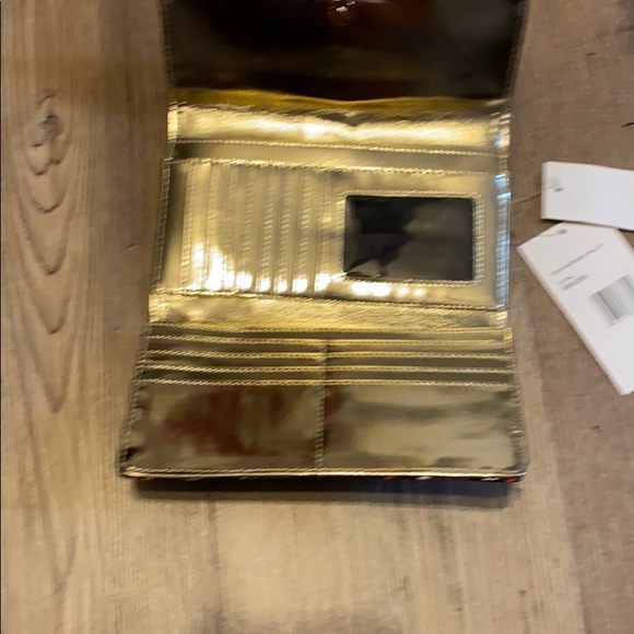 Betsey Johnson Black Patent Floral Gold Bow Wallet - Picture 4 of 8